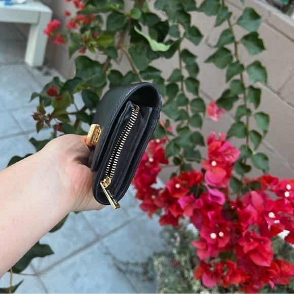 Michael Kors Sullivan Black Bifold Wallet - Picture 5 of 11